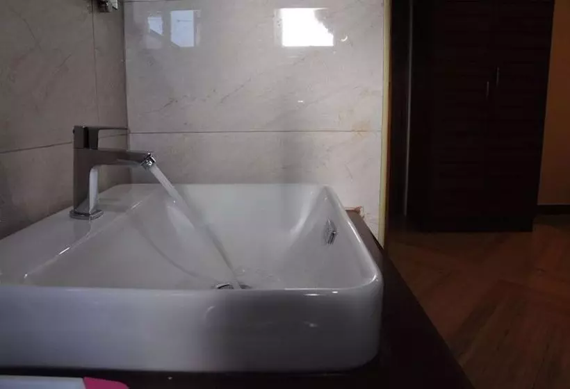 هتل Ungal Vasantabhavan