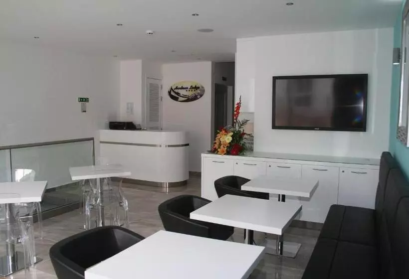 پانسیون Harbour Lodge