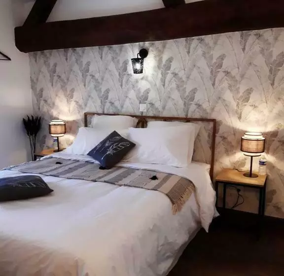 Aamiaismajoitus (B&B) Au Charme De L Eure