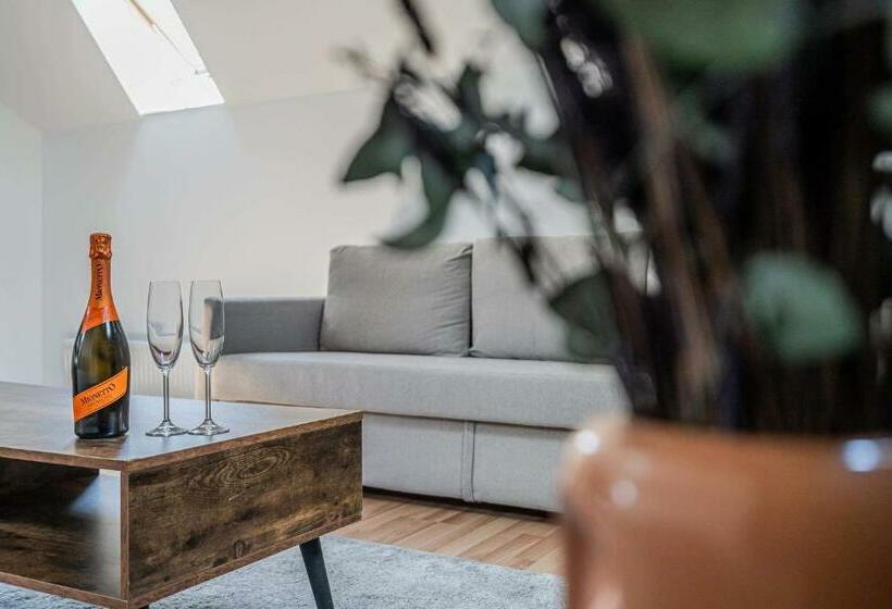 تختخواب و صبحانه Avanti Apgyvendinimas Restoranas