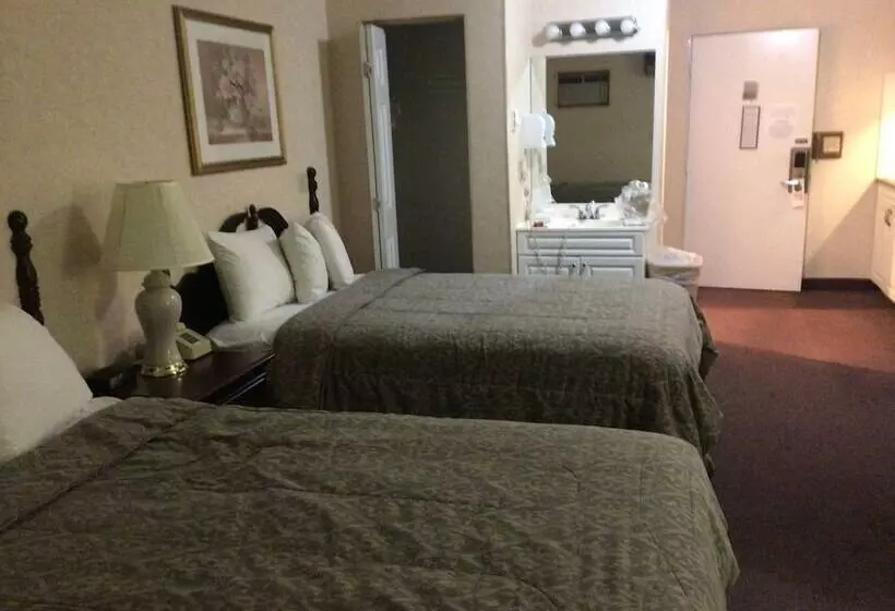 Hotelli Colonial Brick Inn & Suites