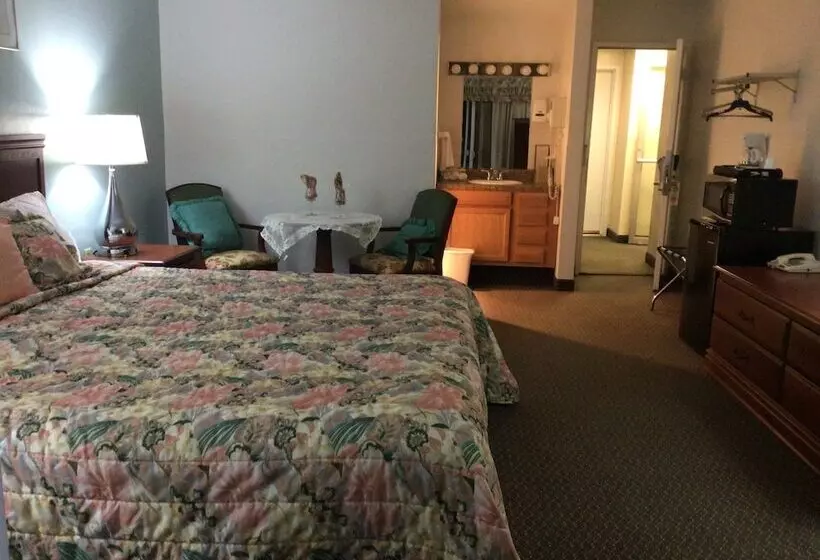 Hotelli Colonial Brick Inn & Suites