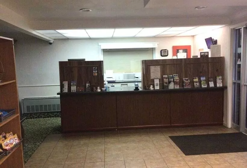 Hotelli Colonial Brick Inn & Suites