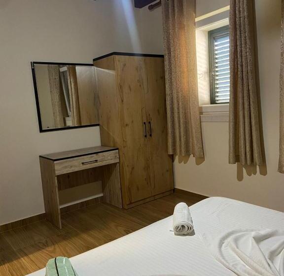 בית מלון כפרי Ibiza Resort