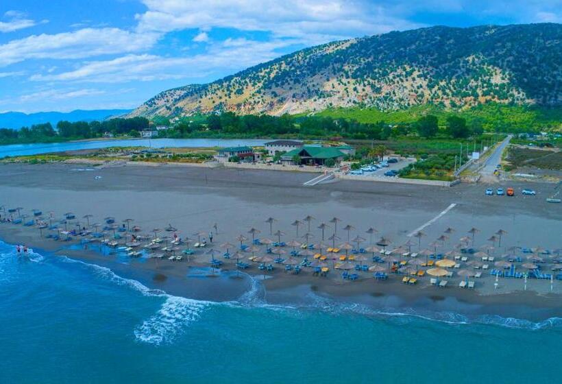 בית מלון כפרי Ibiza Resort