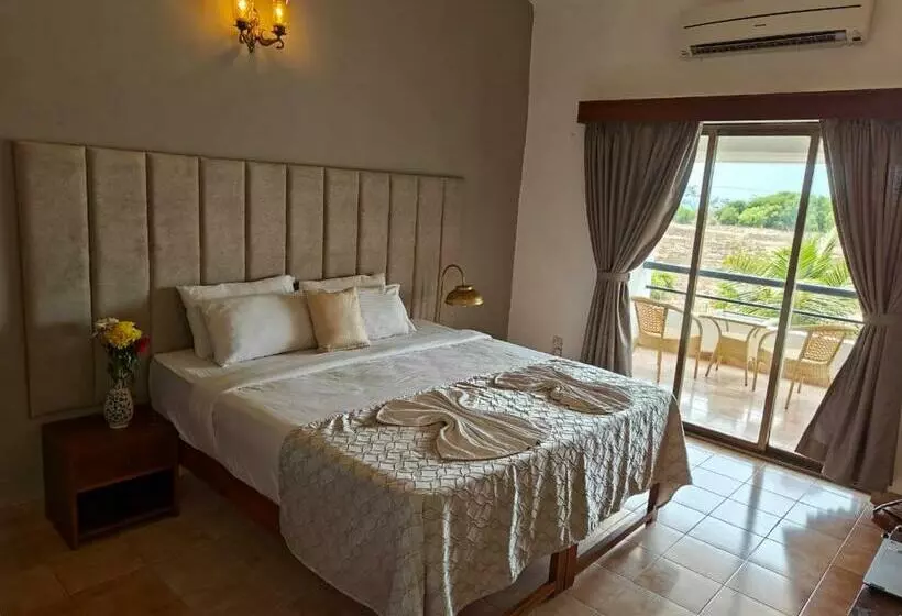 Luisa By The Sea Suites & Sea Fronts