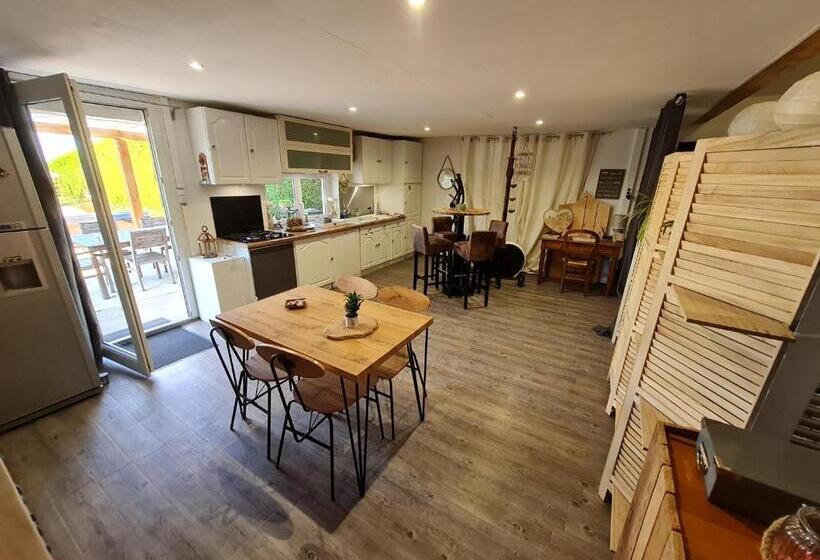 ペンション Le13depic, Gite, Spa, Sauna, Piscine, Massage, Repas, Adult Only