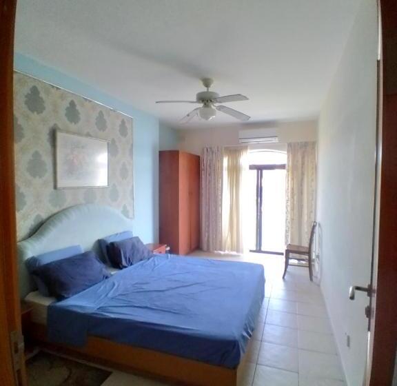 Panzió Seafront Akwador