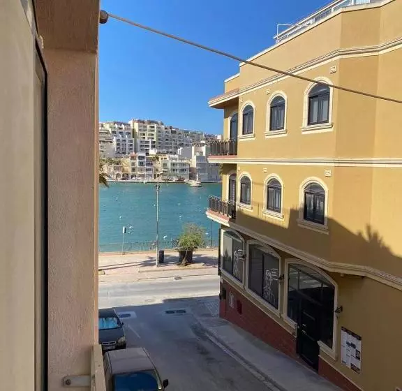 پانسیون Seafront Akwador