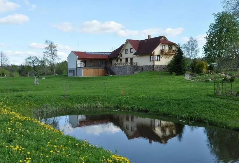پانسیون Viesu Nams Bezdubeņi