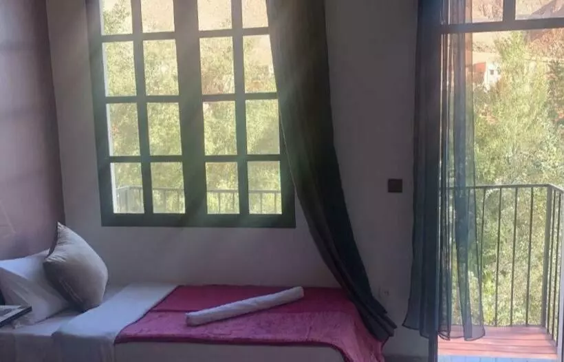 Aamiaismajoitus (B&B) Auberge De La Rivière Du Dadès