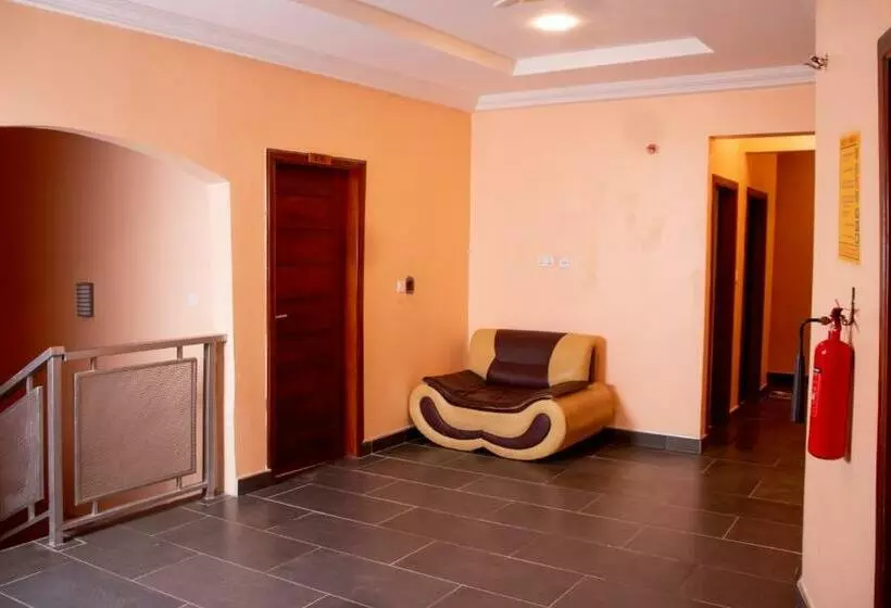 Hotelli El King Home Lodge