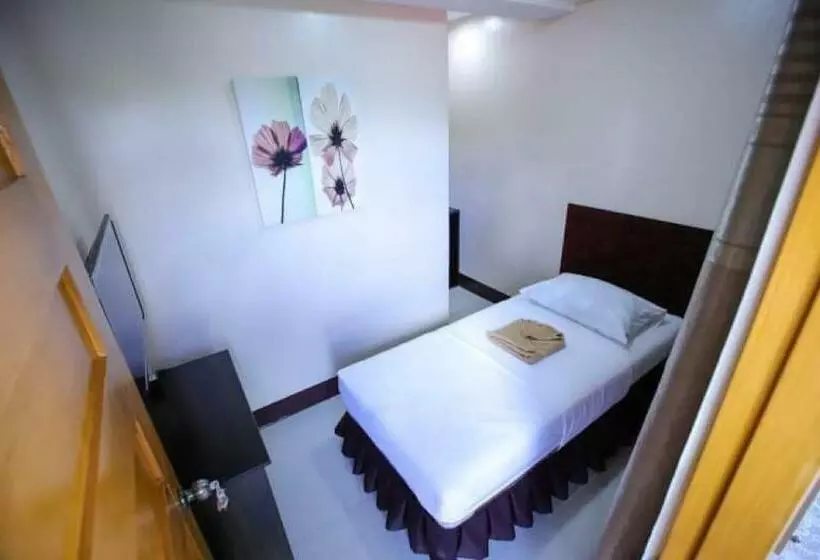 Hotelli Marco S Tourist Inn By Reddoorz