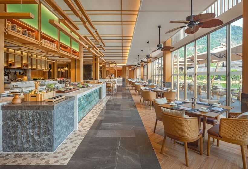 Otel Sheraton Maoming Hot Spring Resort