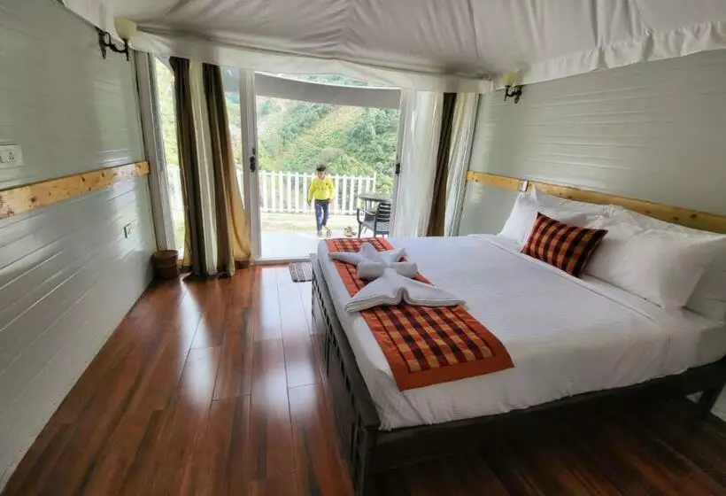 Nature Waterfall Resort, Bir