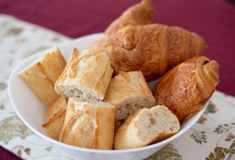 ペンション Au Domaine Cru