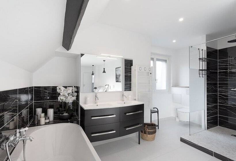 ペンション Au Domaine Cru