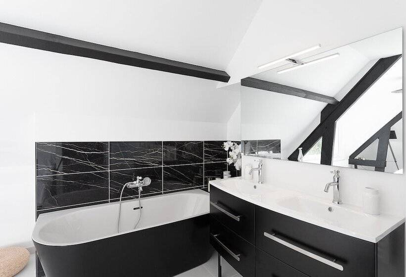 ペンション Au Domaine Cru