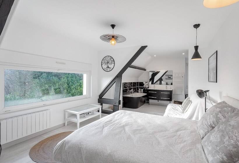 ペンション Au Domaine Cru