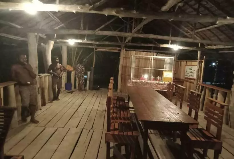 ペンション Bau Homestay Raja Ampat Manta Station