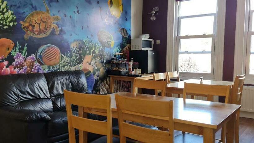 펜션 Crittlewood Guest House