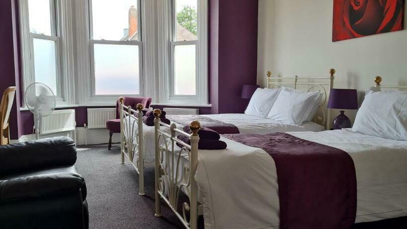 펜션 Crittlewood Guest House