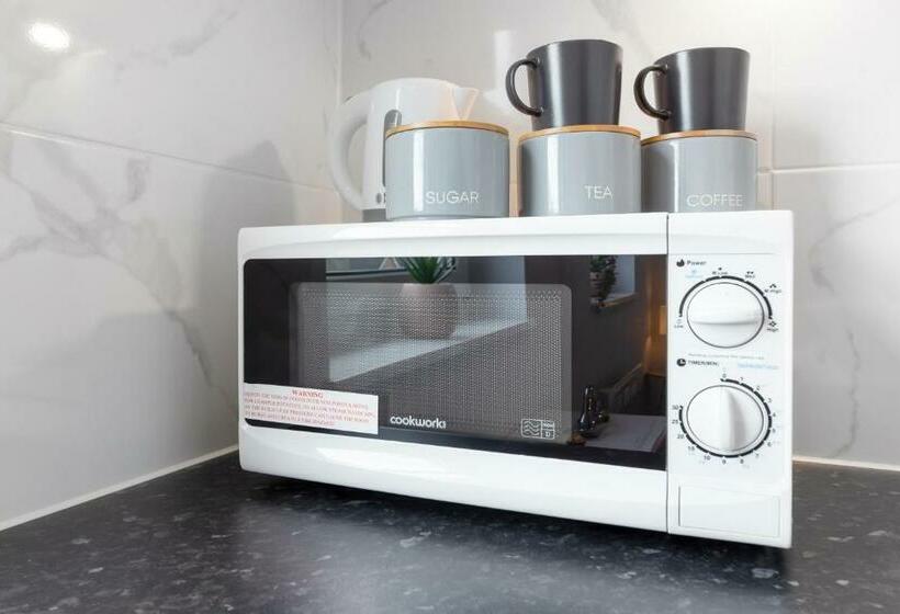 膳宿费 Crystal Palace Suites