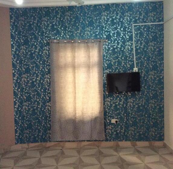 פנסיון Patayo Lodge