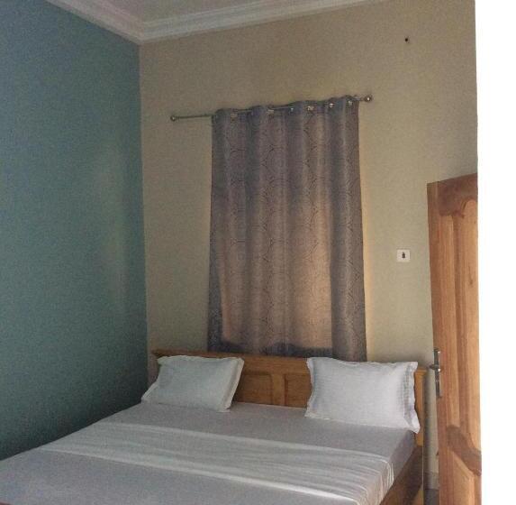 פנסיון Patayo Lodge