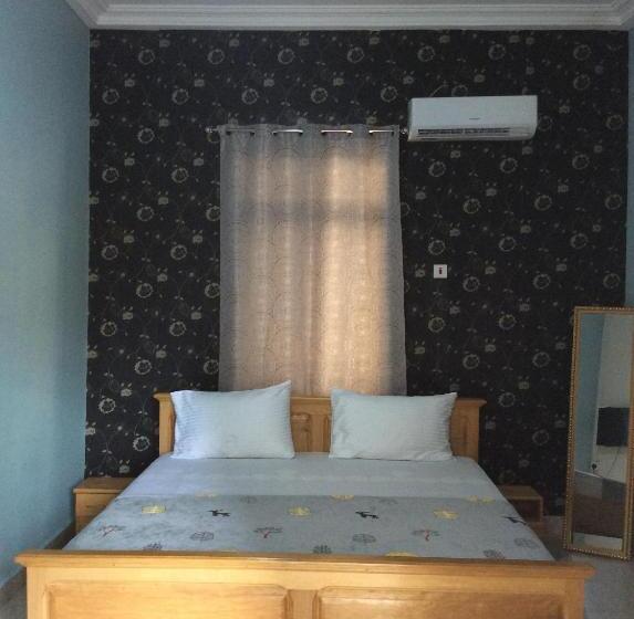 פנסיון Patayo Lodge