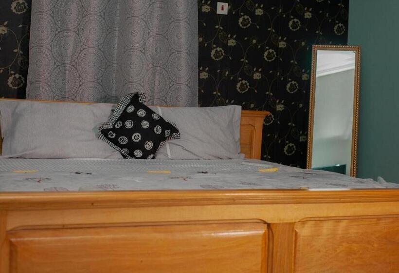 פנסיון Patayo Lodge