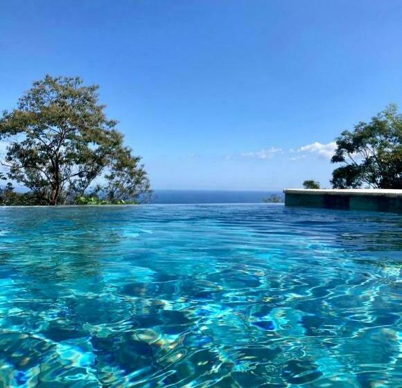 Aamiaismajoitus (B&B) Little Paradise