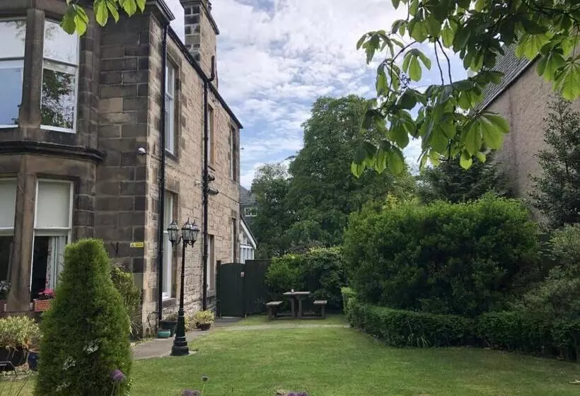 تختخواب و صبحانه Alba House