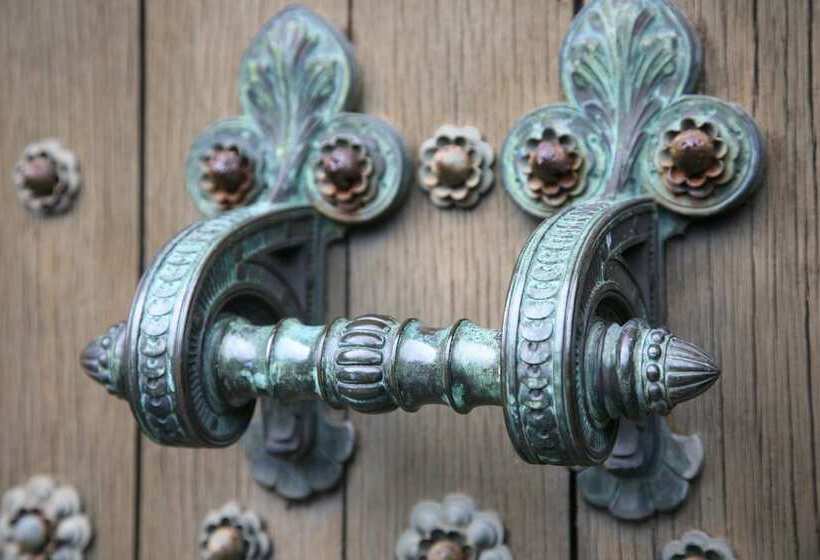 فندق Domaine De Chantemerle