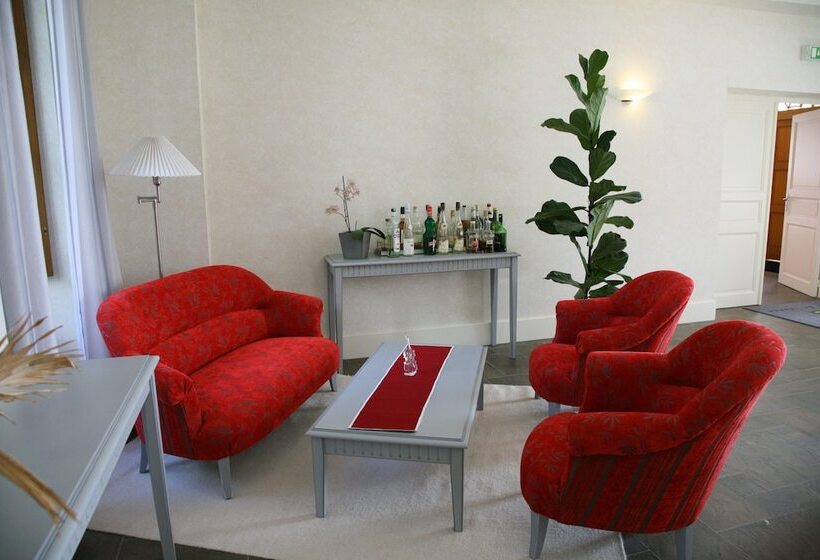 فندق Domaine De Chantemerle