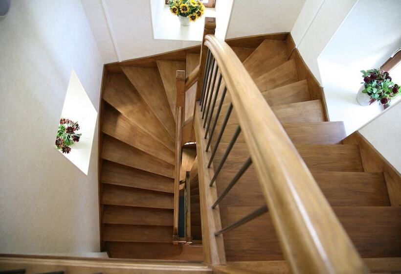 فندق Domaine De Chantemerle