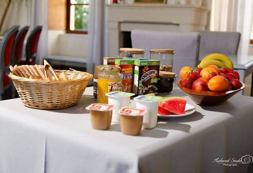 فندق Domaine De Chantemerle