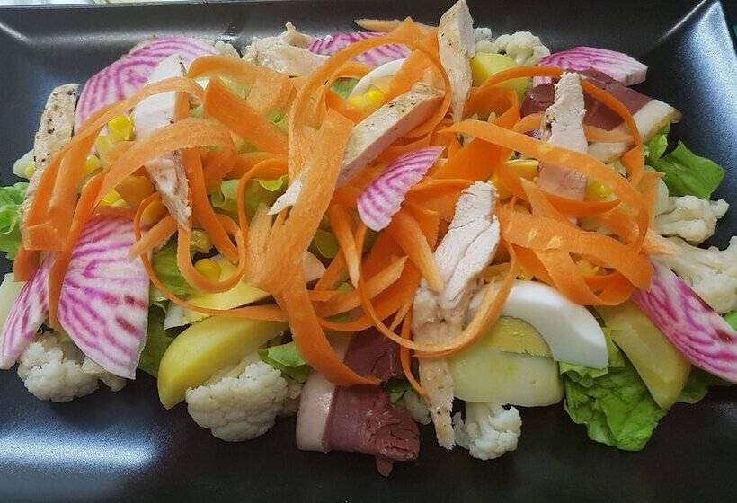 فندق Domaine De Chantemerle