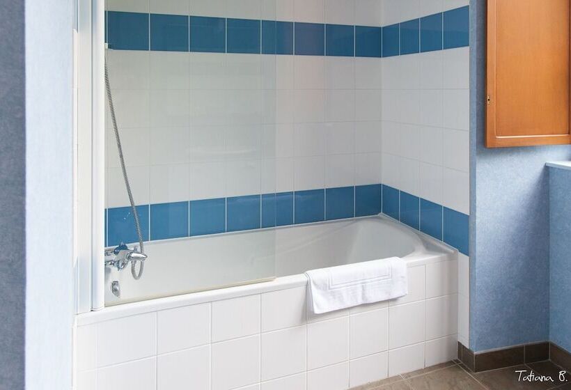 فندق Domaine De Chantemerle