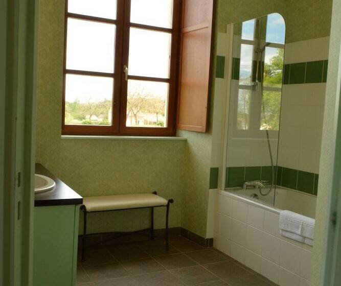 فندق Domaine De Chantemerle