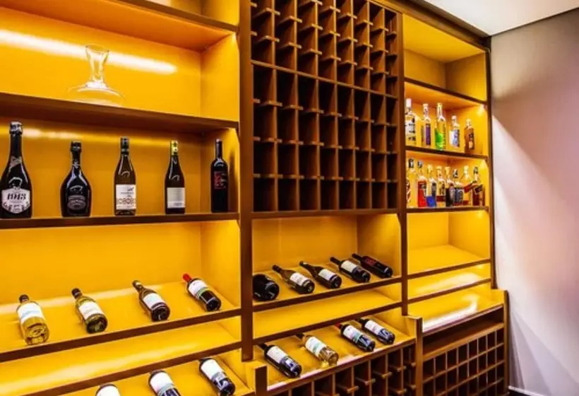 فندق Fratele Business