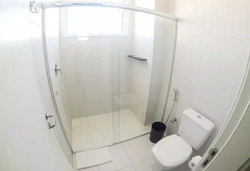 فندق Fratele Business