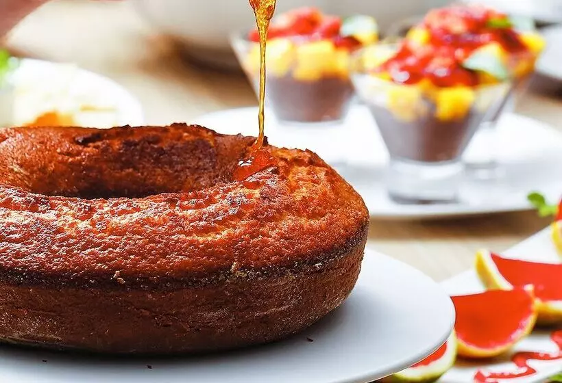 فندق Fratele Business