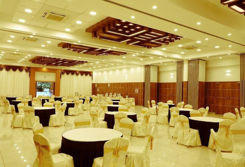 هتل Jal Mahal Resort & Spa, Mysore