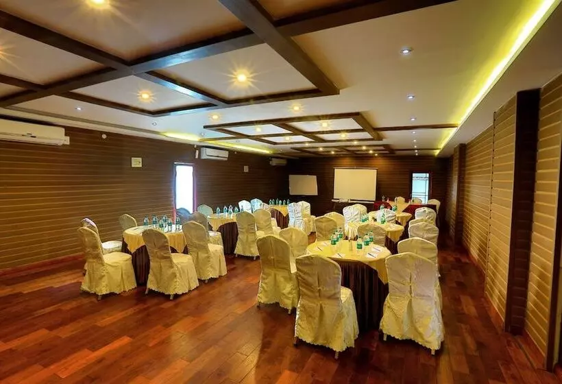 Hotel Jal Mahal Resort & Spa, Mysore