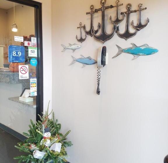 فندق Okoboji Inn & Suites