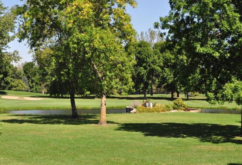 فندق Okoboji Inn & Suites