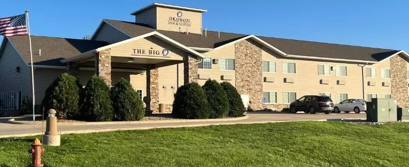 酒店 Okoboji Inn & Suites
