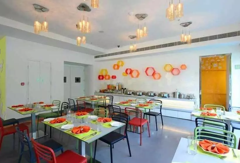 ホテル The Lime Boutique Suites