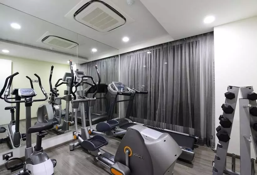 ホテル The Lime Boutique Suites